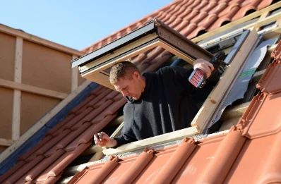 Pose de fenêtres de toit Velux à Denée
